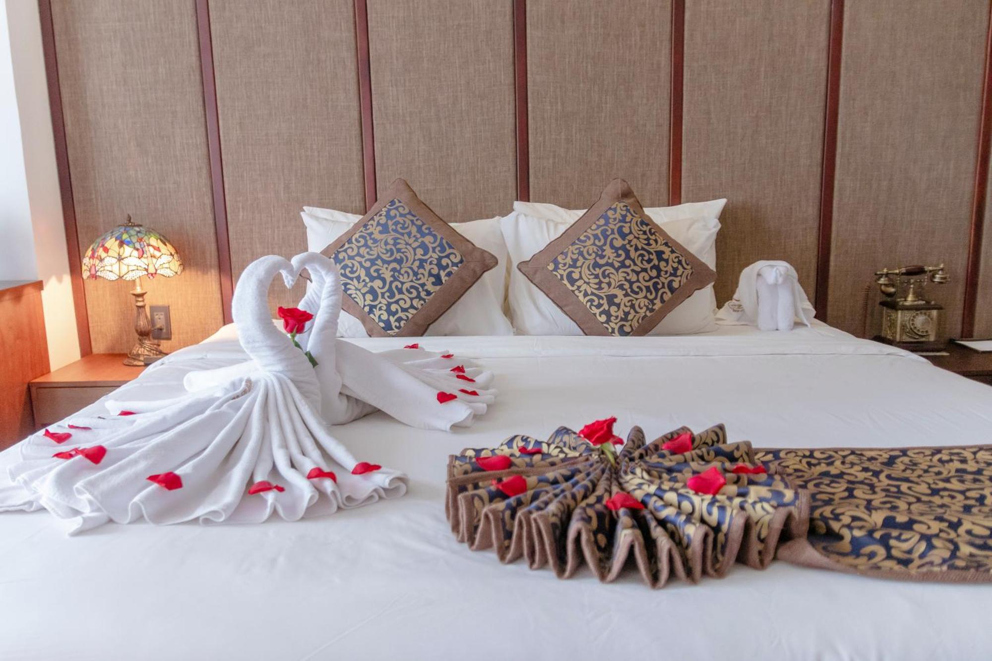 Dong Duong Hotel & Suites - Afternoon Tea Inclusive - Very Central Ντα Νανγκ Εξωτερικό φωτογραφία